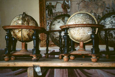 17th century globes in library