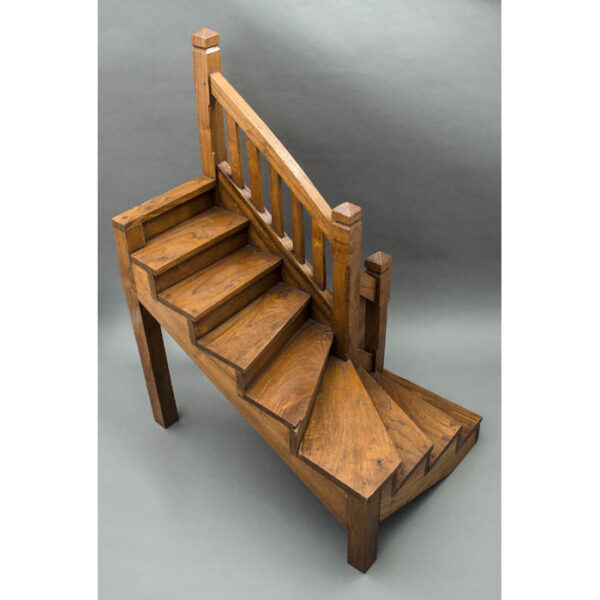 Rectilinear Mission Oak Staircase