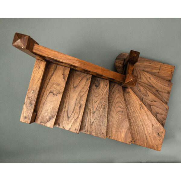 Rectilinear Mission Oak Staircase