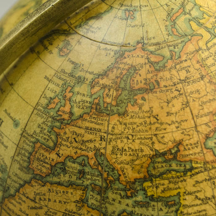 Smith & Son 6-Inch Terrestrial Table Globe, detail