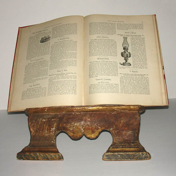 Shell Form Book Stand