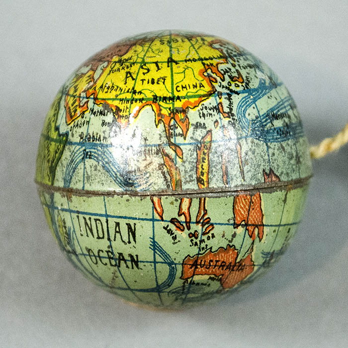E.J. Schwabe Novelty Company 2-Inch Mailable Souvenir Terrestrial Globe, detail