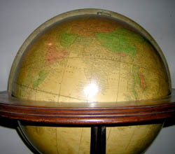 Gilman Joslin 16-Inch Terrestrial Tripod Floor Globe, detail