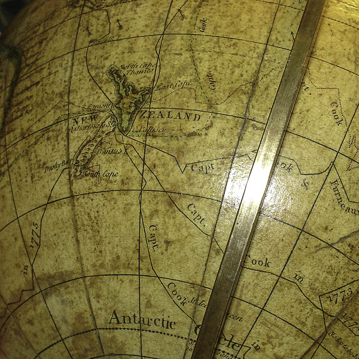 Bardin 9-Inch Terrestrial Table Globe, detail