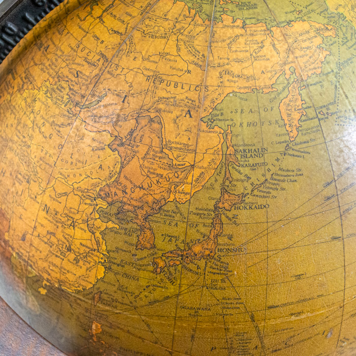 Replogle Globes, Inc. 12-Inch Terrestrial Table Globe, detail