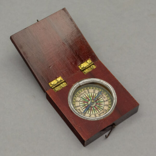 Travel compass